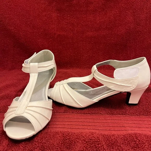 Angel Steps Eva Pump Women’s Shoes; White Patent; Size 7.5 - Picture 7 of 12
